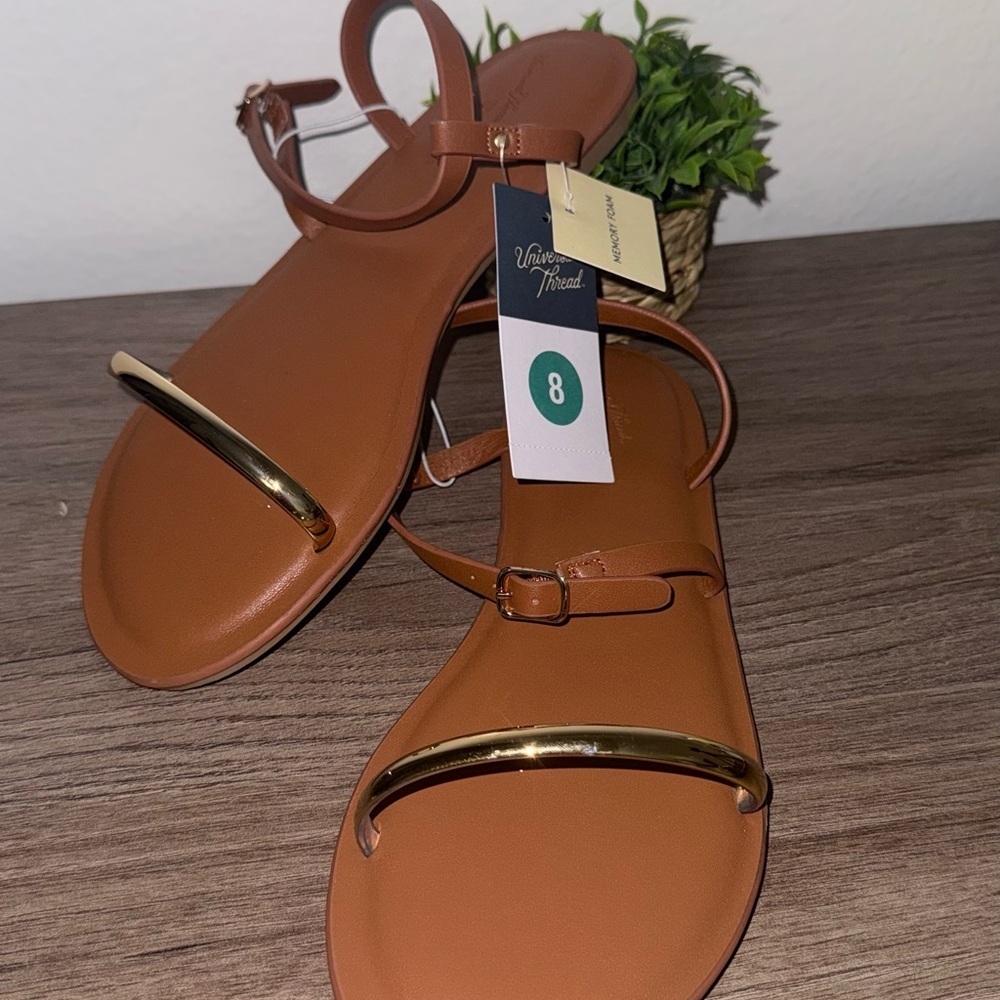 Universal Thread Tan Sandals with Gold Accent